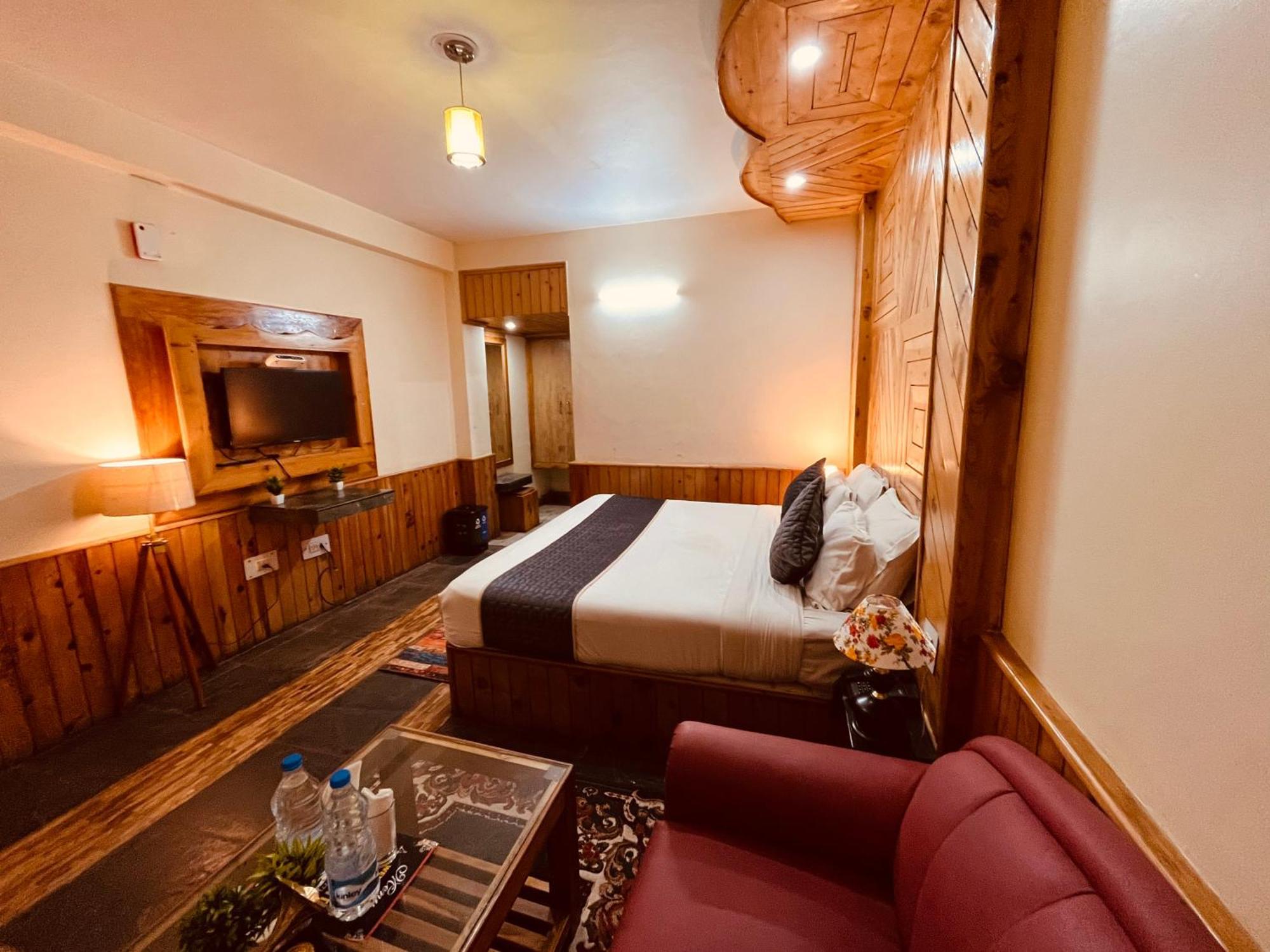 Hotel Hollywood Vibes #Riverview #Premium Rooms #Prime Location #Most Awarded #Parking #Top Rated #Open Terrace #Lawn #Best Selling Hotel In Manali Exterior photo