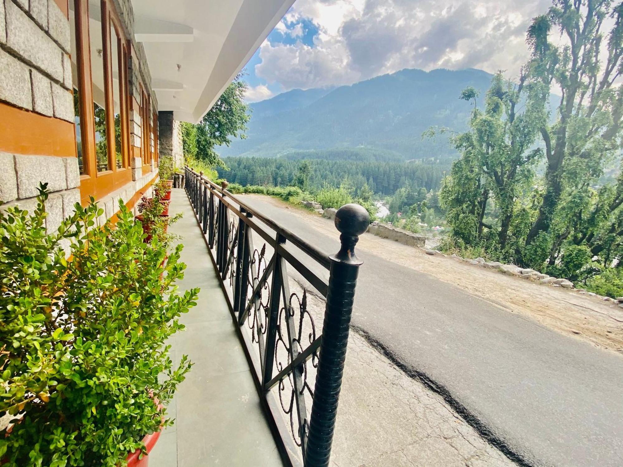 Hotel Hollywood Vibes #Riverview #Premium Rooms #Prime Location #Most Awarded #Parking #Top Rated #Open Terrace #Lawn #Best Selling Hotel In Manali Exterior photo